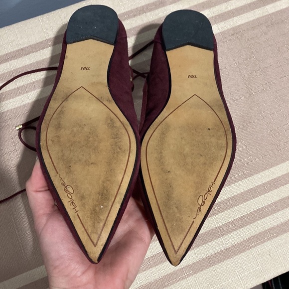 'Owen' Pointy Toe Ghillie Flat
HALOGEN - Picture 4 of 13